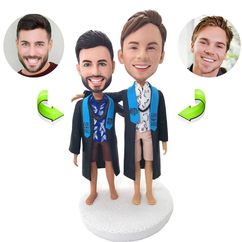 Graduation custom bobblehead of Graduation 09 in cap and gown, a memorable keepsake for graduation celebrations