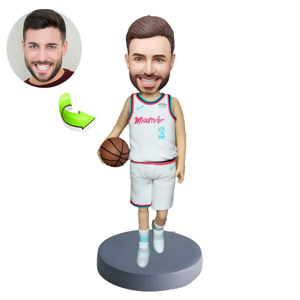 Custom sports bobblehead of sports 28 in action pose, ideal for athletes and sports fans’ gifts