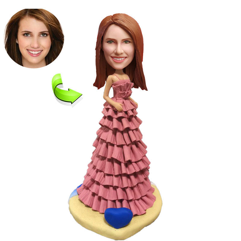 Wedding custom bobblehead of wedding 7, an adorable figurine perfect for bridal gifts or cake toppers