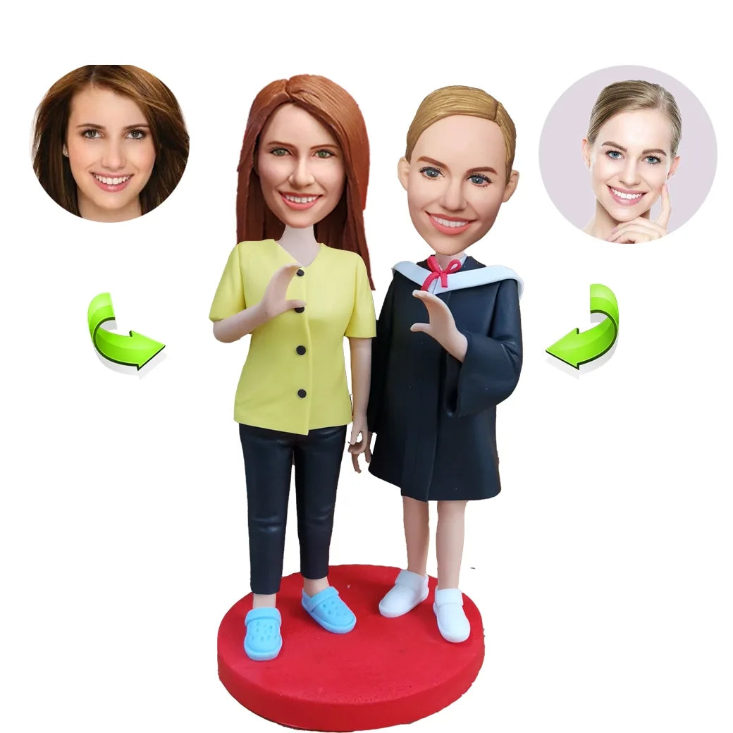 Graduation custom bobblehead of Graduation 17 in cap and gown, a memorable keepsake for graduation celebrations