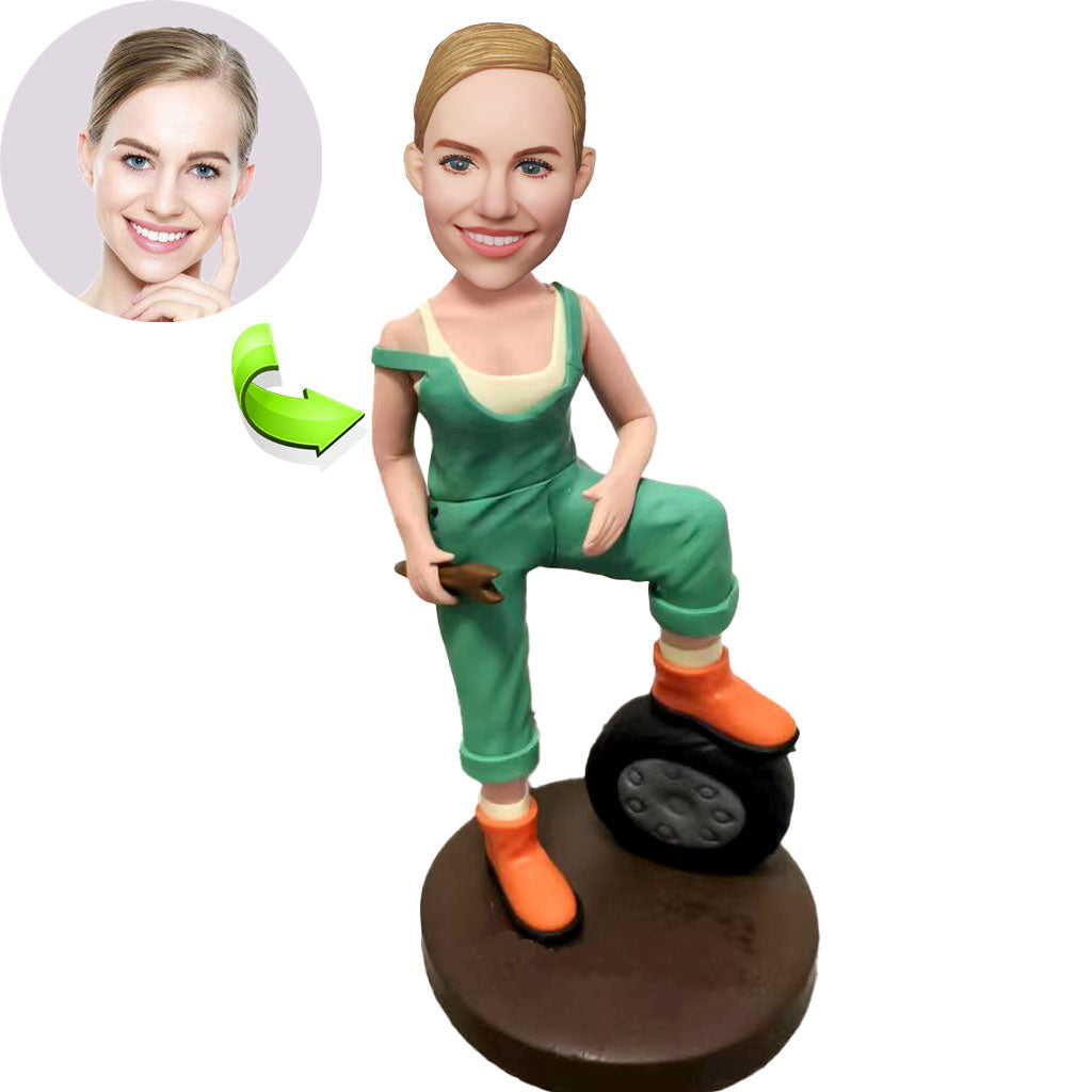 Custom bobblehead of leisure 83 representing their Leisure Activity, a unique personalized gift