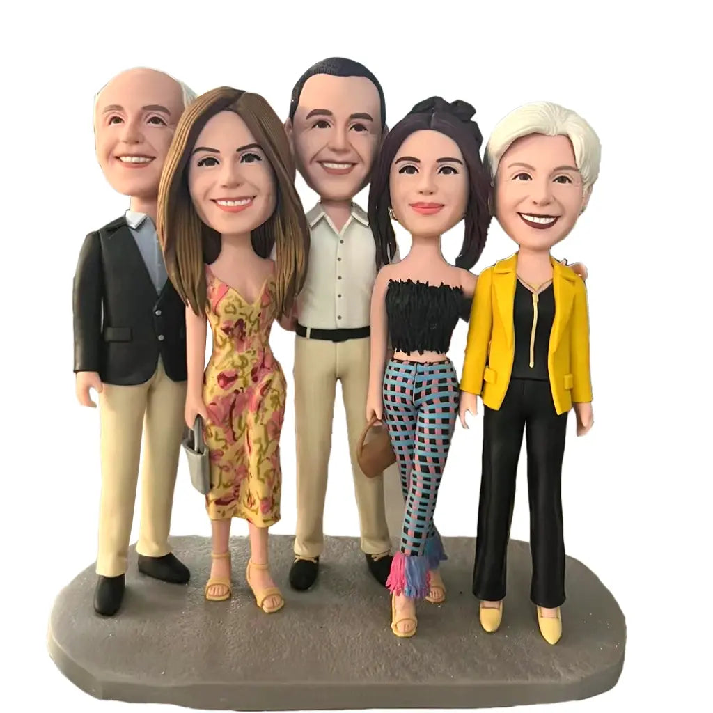Family custom bobblehead of family 17, a heartwarming personalized gift capturing family moments