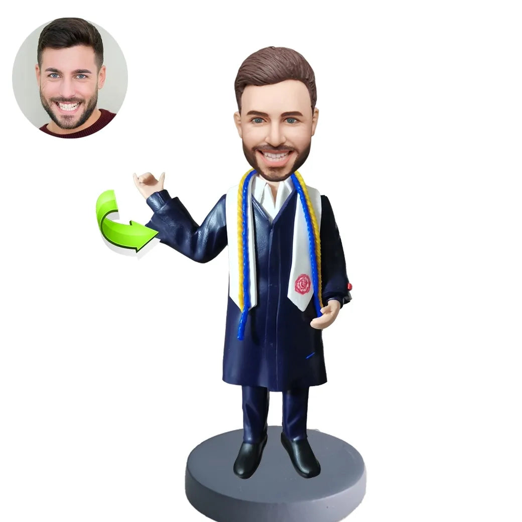 Graduation custom bobblehead of Graduation 21 in cap and gown, a memorable keepsake for graduation celebrations