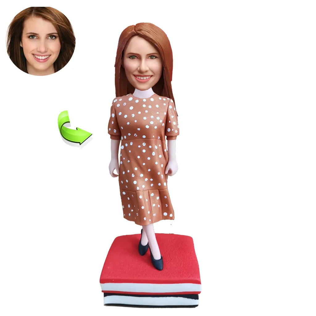 Graduation custom bobblehead of Graduation 24 in cap and gown, a memorable keepsake for graduation celebrations