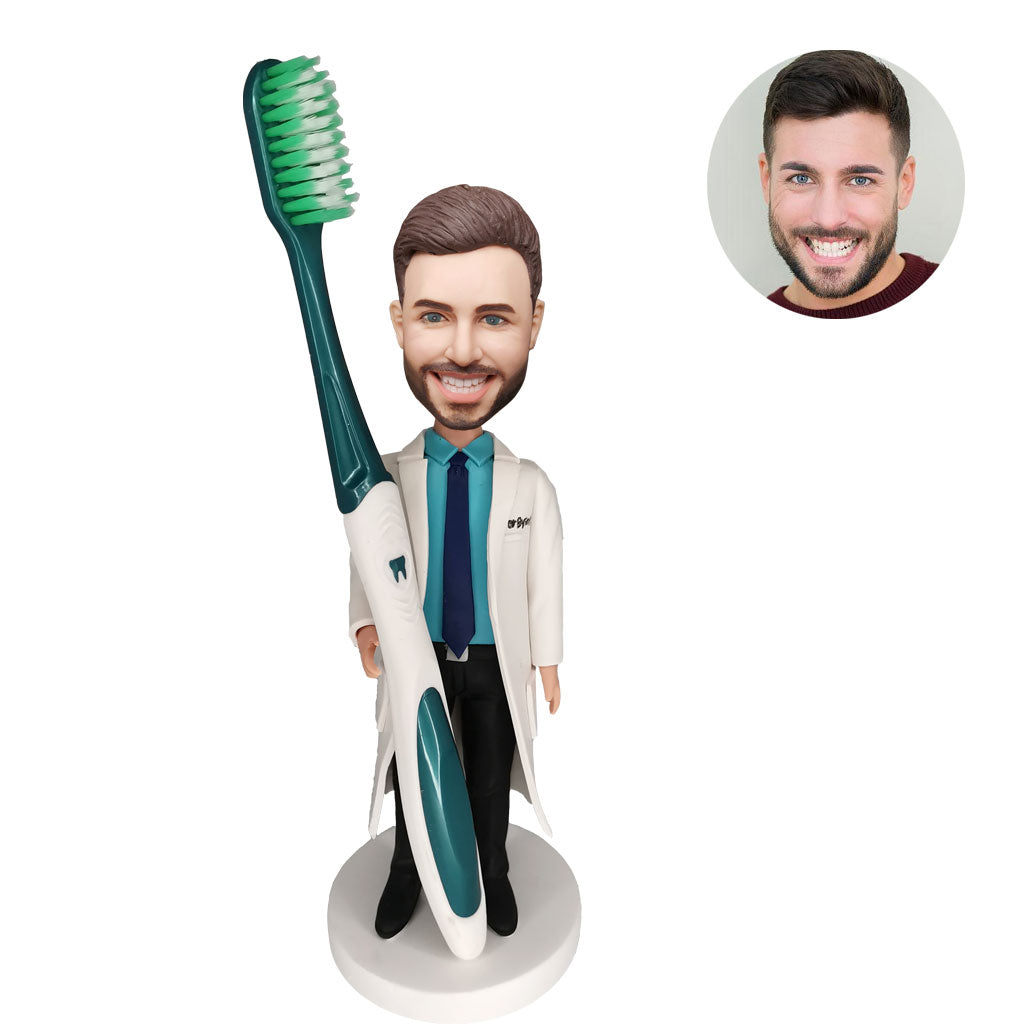 Personalized custom bobblehead of doctor 2in doctor’s outfit, perfect for medical professionals and unique gifts