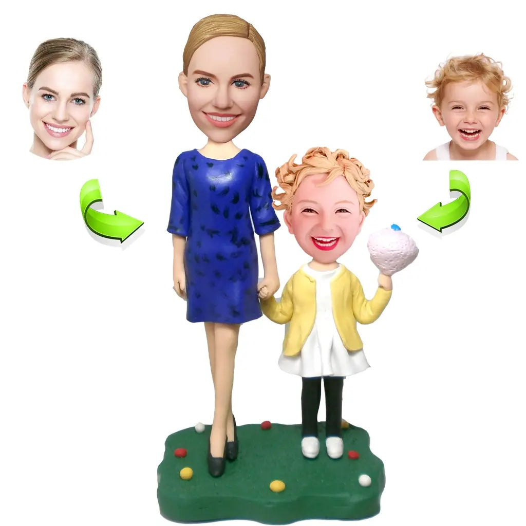 Family custom bobblehead of family 8, a heartwarming personalized gift capturing family moments