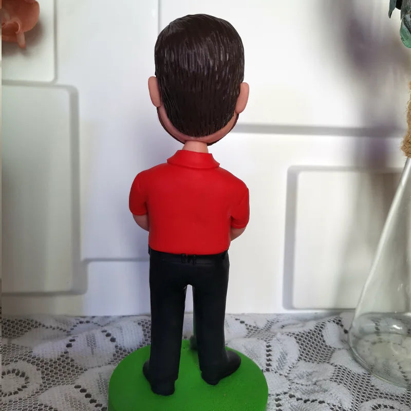 Custom golf-themed bobblehead - Personalized male figurine with golf club, ideal sports gift for golf lovers or boss