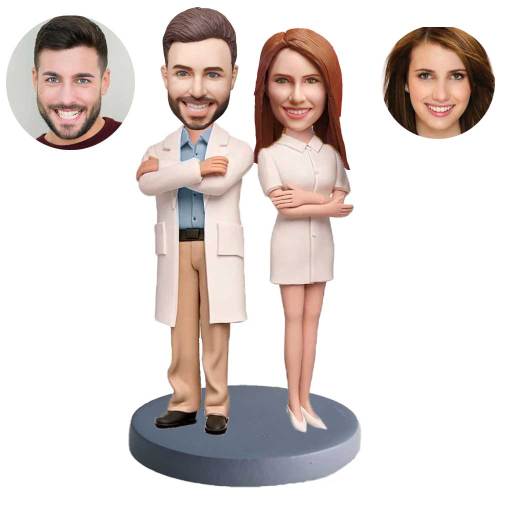 Personalized custom bobblehead of doctor 7 in doctor’s outfit, perfect for medical professionals and unique gifts