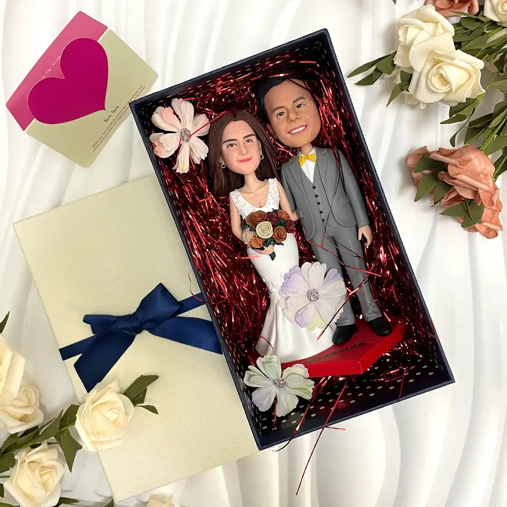Wedding custom bobblehead of wedding 20, an adorable figurine perfect for bridal gifts or cake toppers